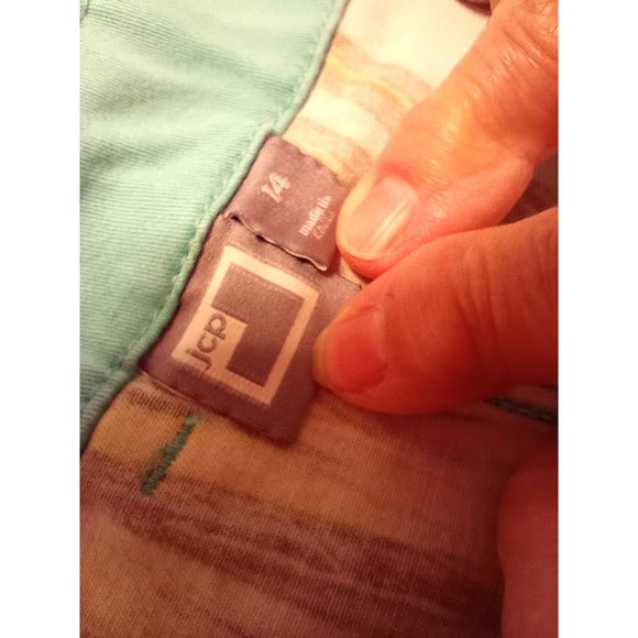 JCPenney Tropical Blue 2 Pocket Booty Shorts Size 14 - Picture 2 of 2